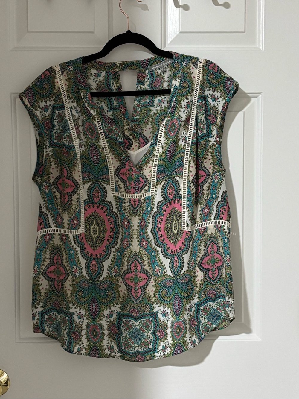 Daniel Rainn Pink & Green Paisley V-Neck Cap-Sleeve Blouse